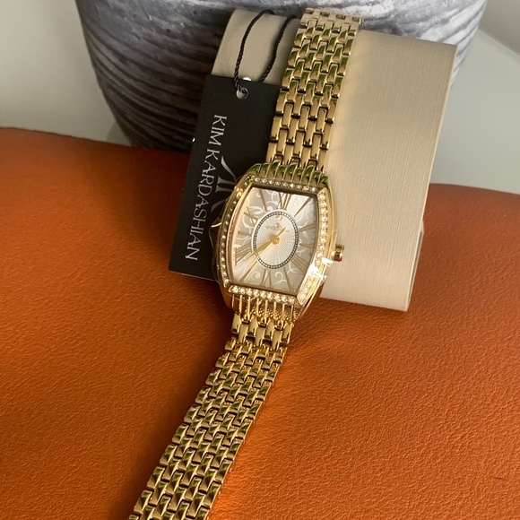 New Kim Kardashian Watch - Picture 2 of 3